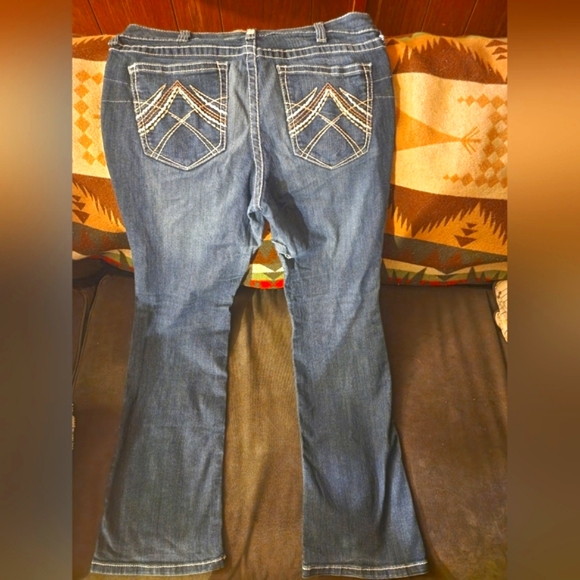 Ariat Denim - Ariat Real Denim, Women's Jeans, "Designer Fixer Special", Size 33R,